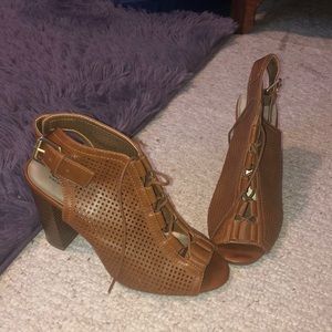 Cute, with a thick heel.